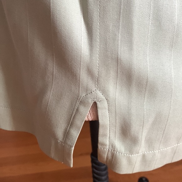 Tommy Bahamas Embroidered Shot in the Dark Golf Size Medium 100% Silk Hawaiian - Picture 6 of 9